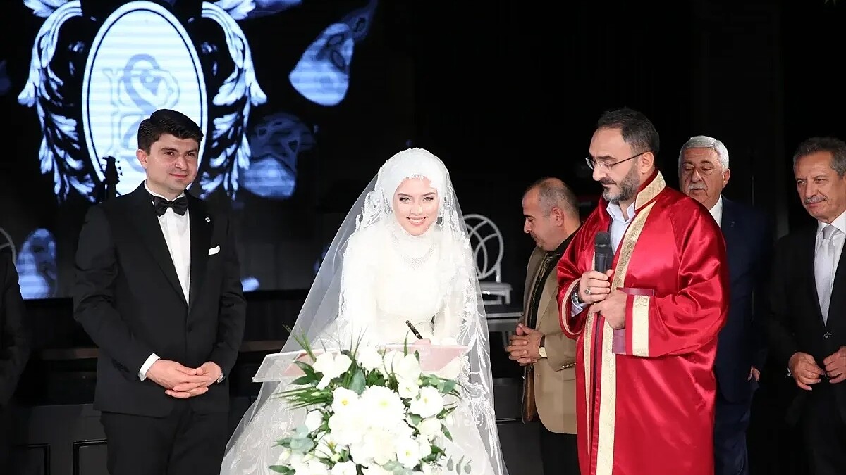 Efkan Ala, Bursa'da Nikah Töranında Şahitlik Yaptı, Önemli İsimler Bir Araya Geldi