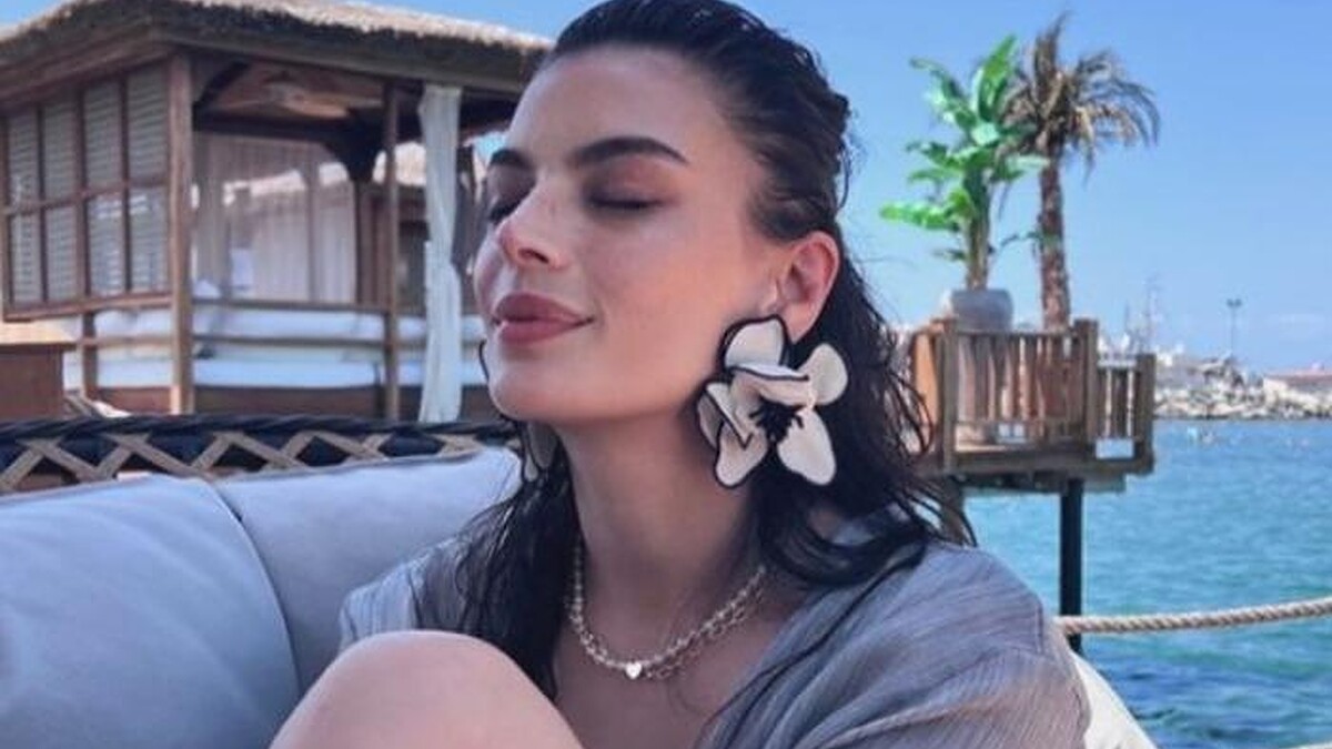 Esengül Aypek, Basketbolcu Metehan Akyel ile Yeni Bir Aşka İmza Attı!