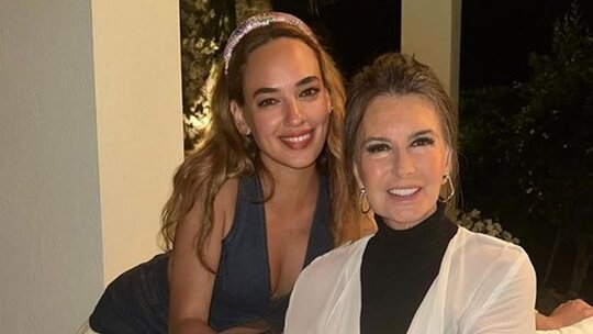 Filiz Akın Hastaneden Taburcu Oldu, Hayranlarına "Herkese Merhaba" Dedi