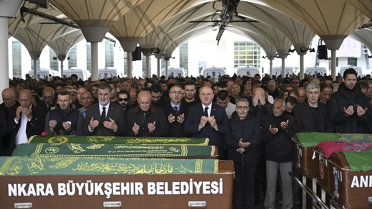 Gazeteci Özgen Acar, Ankara’da Son Yolculuğuna Uğurlandı