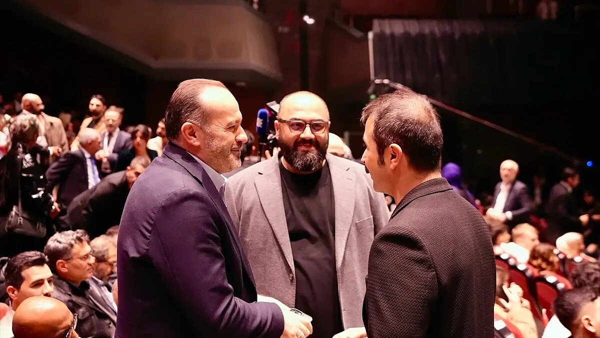 İstanbul'da Yapay Zeka Temalı 13. ABU TV Şarkı Festivali Gerçekleşti, Sinan Akçıl Türkiye'yi Temsil Etti