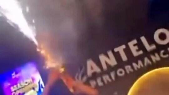 Konya'da Müzisyenin Klarneti Şovda Alev Aldı, Yangın Paniğe Neden Oldu
