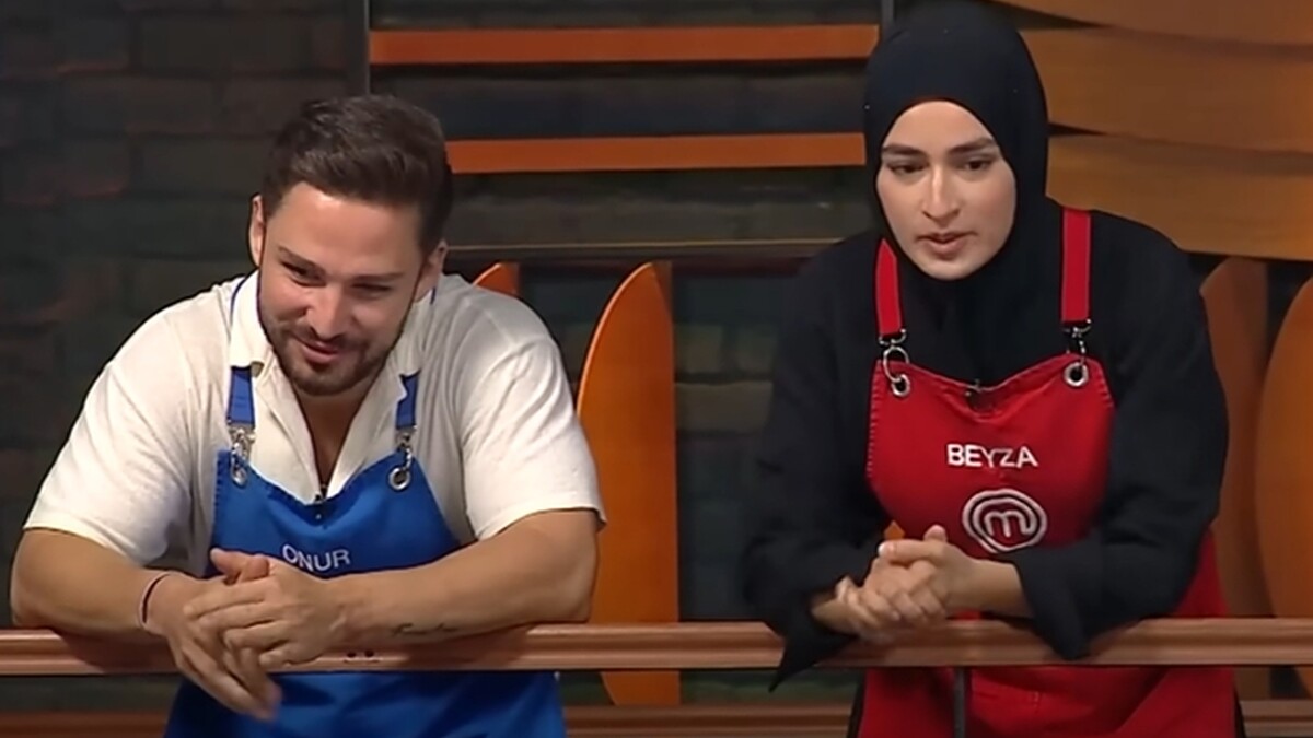 MasterChef Onur'un Beyza'ya yaptığı romantik yorumlar aşk iddialarını alevlendirdi!