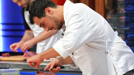 MasterChef'te Elemeyi Kayıp Olarak Gören Nevzat, Yarışmaya Veda Etti!