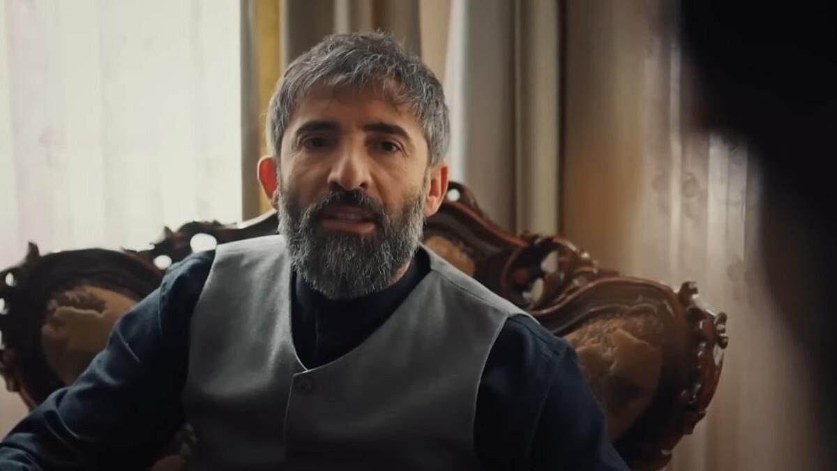 Mert Turak'tan Kızıl Goncalar'daki Naim Efendi'ye gelen tepkiler: Teyzeler yüzüme tükürüyor