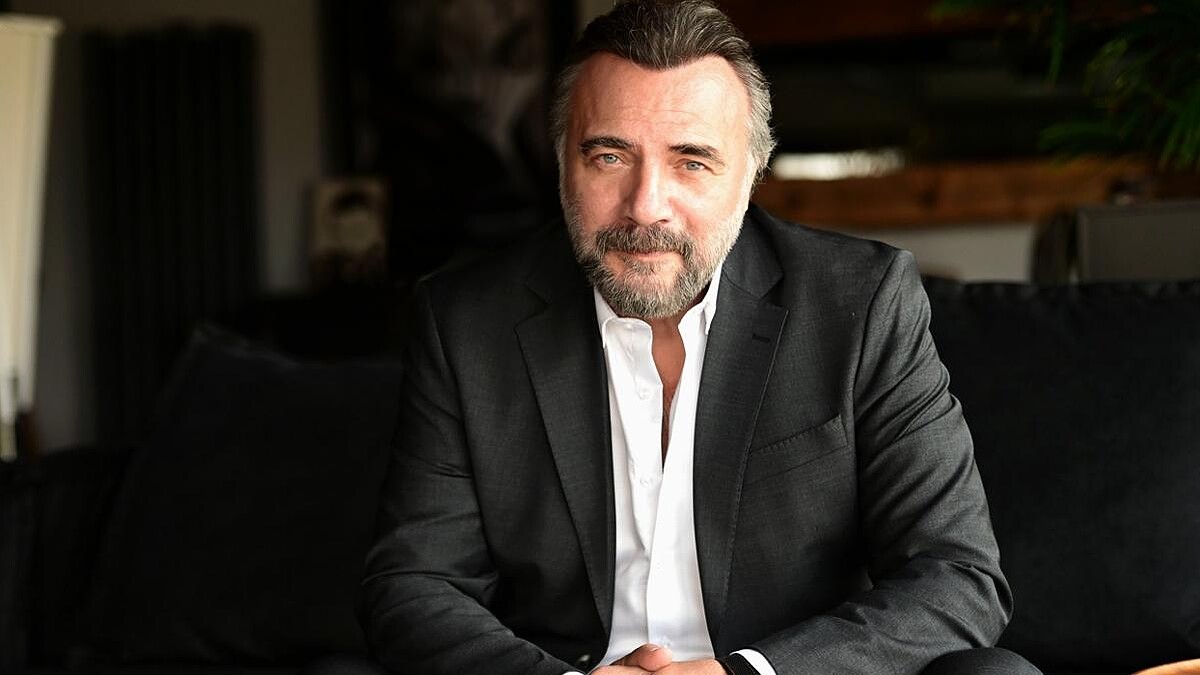 Oktay Kaynarca Annesiyle Paylaştı! Göz Rengi Anneden Miras Olduğu Ortaya Çıktı