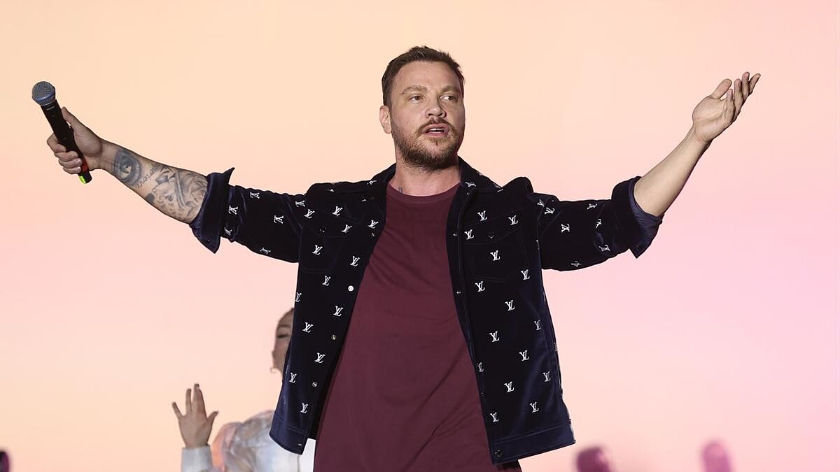 Sinan Akçıl ABU Müzik Festivali'nde Türkiye'yi Temsil Etti ve Eurovision'a Atıfta Bulundu!