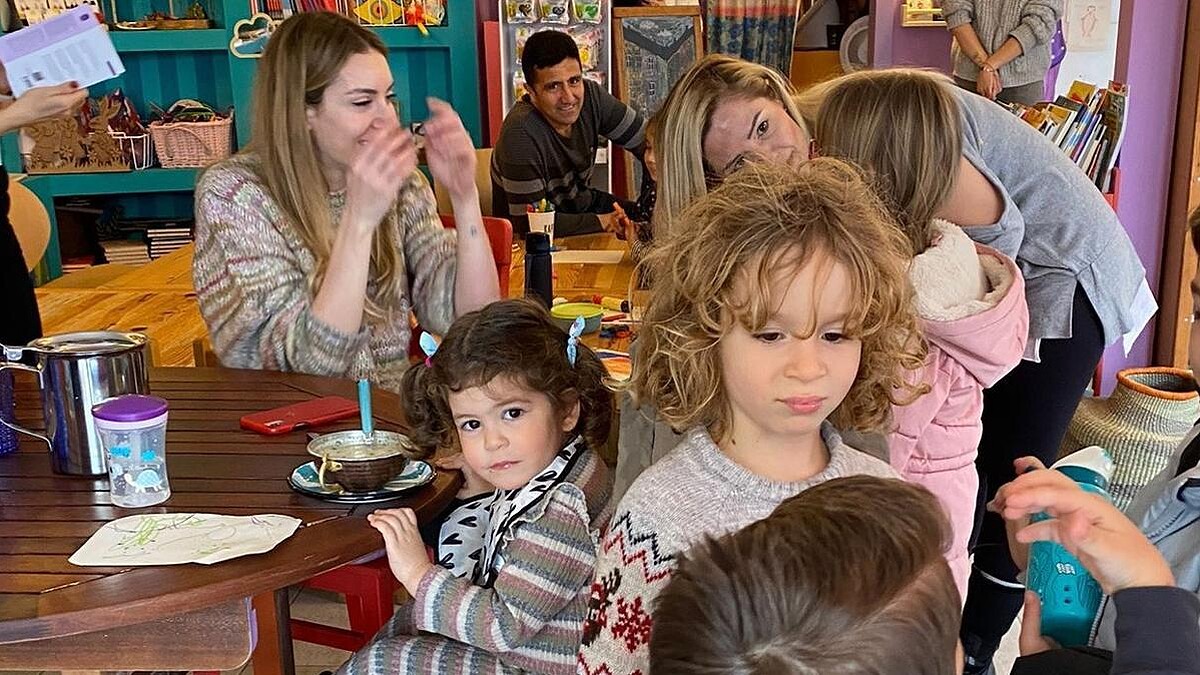 Sinem Kobal: Annelik Eğlenceli Bir Deneyim ve Sevgi Her Şeyin Temeli