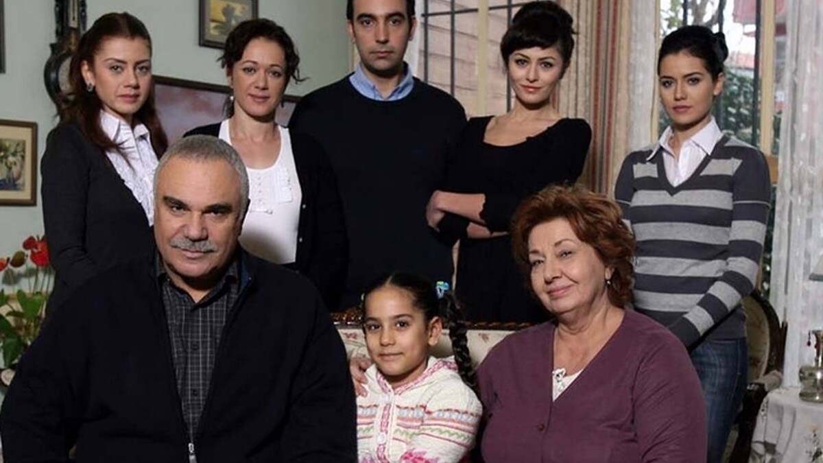 Yaprak Dökümü'nün Cevriyesi Güler Ökten, Annem Ankara dizisiyle ekrana dönüyor!