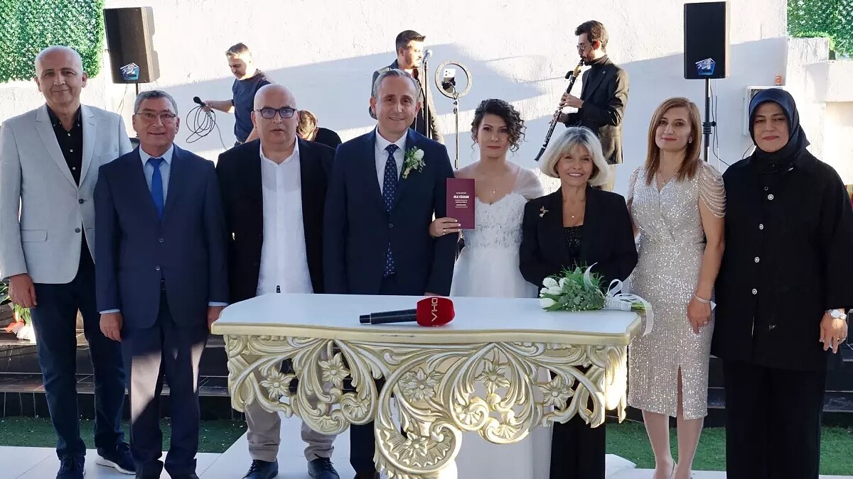 Zeynep Özal, Isparta'da Düğün Töreninde Nikah Şahidi Oldu ve İlin Gelişimine Dikkat Çekti