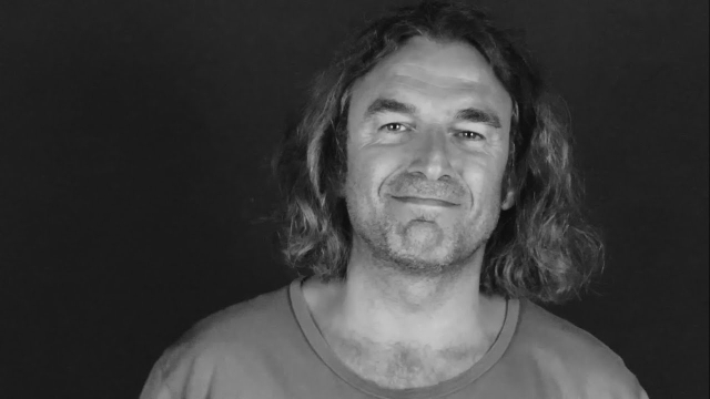 Peyk Grubunun Solisti İrfan Alış, 53 Yaşında Hayatını Kaybetti