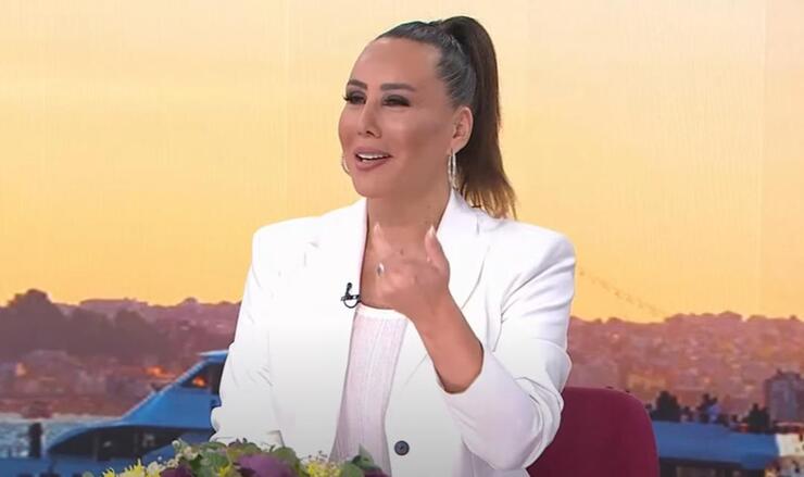 Asena'nın Yurt Dışındaki Hayatı: Oryantal Dansın Zorlukları ve Duygusal İfadesi