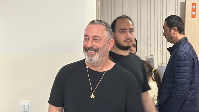 Cem Yılmaz'dan dikkat çeken yanıt! Amatör ve profesyonel ayrımı yokmuş