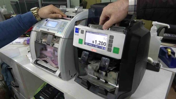 Sahte Dolar Krizinde Kapalıçarşı Esnafının Çözümü: Banknot Ayırt Etme Yöntemiyle Devam Ediyorlar