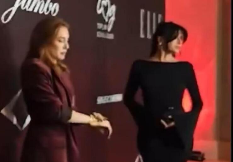 Sibil Çetinkaya'nın Elçin Sangu'ya poz vermeme izni vermesi sosyal medyada tepkilere neden oldu!