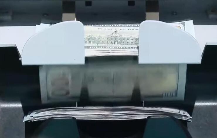 Sahte Dolar Alarmı: 50'lik Banknot İşlemleri Durduruldu, Bankalar Kırmızı Alarmda!
