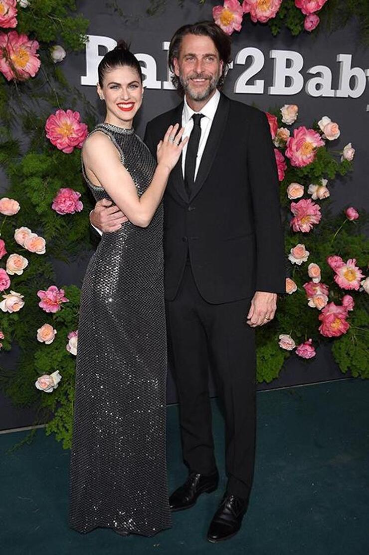 Alexandra Daddario, önceki kaybının ardından anne olmanın mutluluğunu yaşadı!