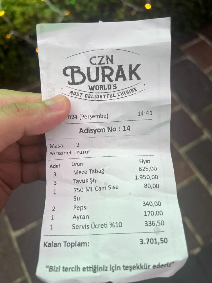 CZN Burak'ın Restoranındaki Şaşırtan Hesap! Üç Kişi 3.701,50 TL Ödedi