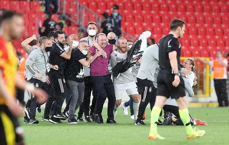 "Beşiktaş'ta Kriz: Sergen Yalçın Olasılığı ve Teknik Direktörlük Tartışmaları"