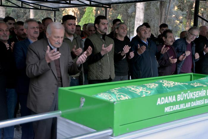Bayhan'ın Babası Sabahattin Gürhan, Motosiklet Kazasında Hayatını Kaybetti