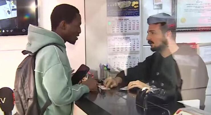 Sahte Dolar Alarmı: 50'lik Banknot İşlemleri Durduruldu, Bankalar Kırmızı Alarmda!