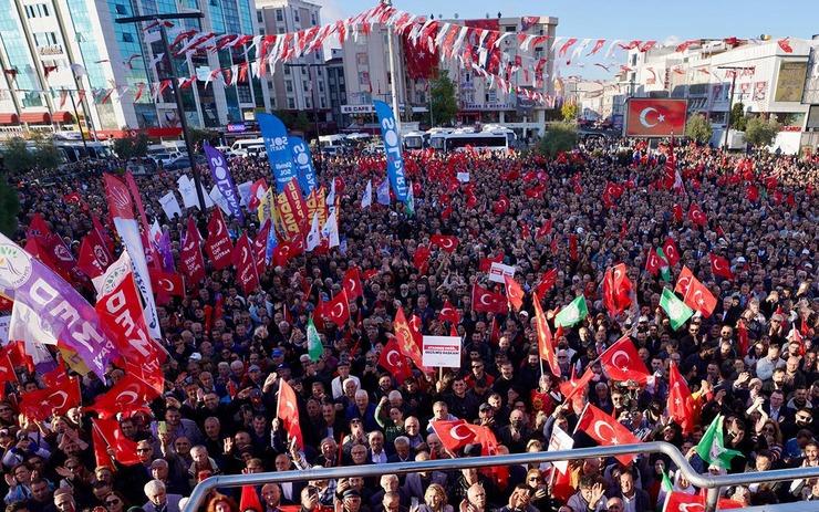CHP'nin Esenyurt Mitingine Tanju Özcan ve Mansur Yavaş Katılmadı!