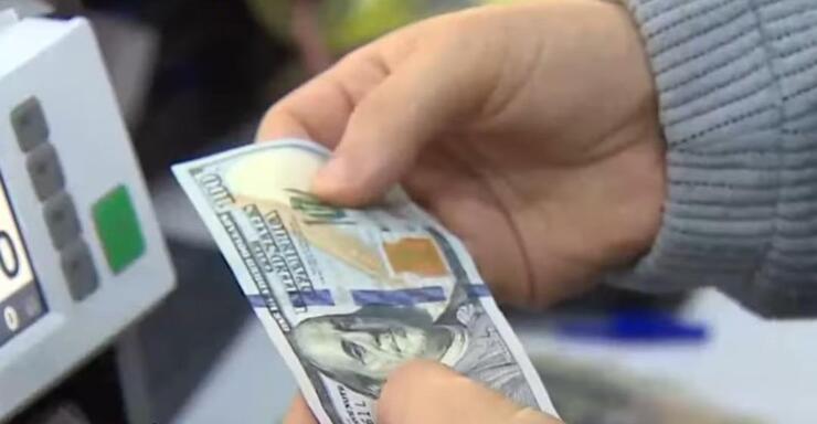 Sahte Dolar Alarmı: 50'lik Banknot İşlemleri Durduruldu, Bankalar Kırmızı Alarmda!