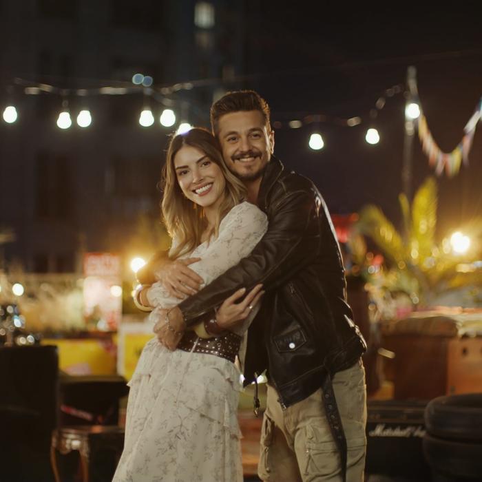Deniz Baysal ve Barış Yurtçu'dan "Hastayım Sana" İle Müziğe Yeni Bir Dokunuş!
