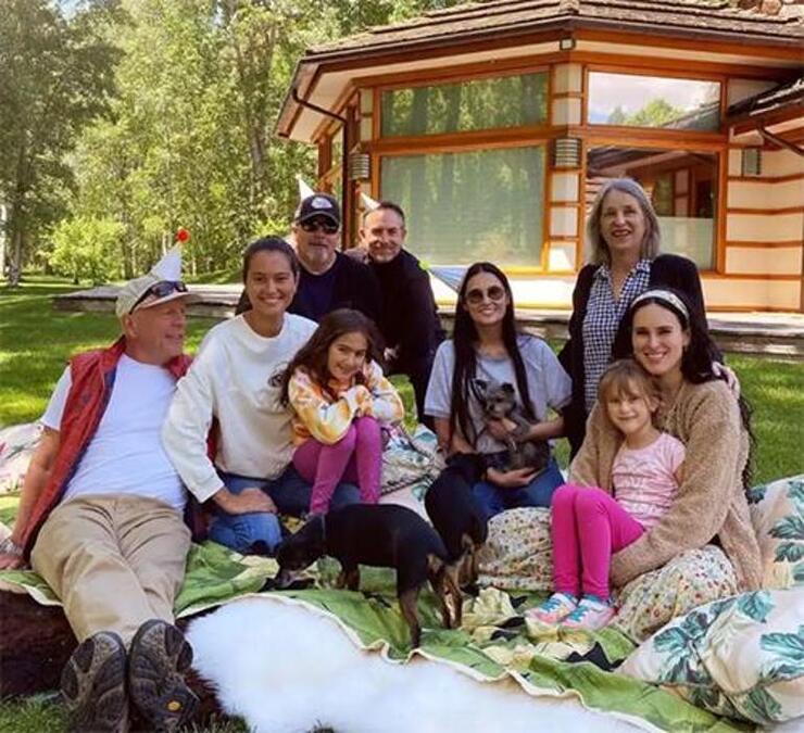 Demi Moore’un Kır Evi: Eski Eşine Destek ve Torunlarla Birlikte Anılar Yeniden Canlanıyor