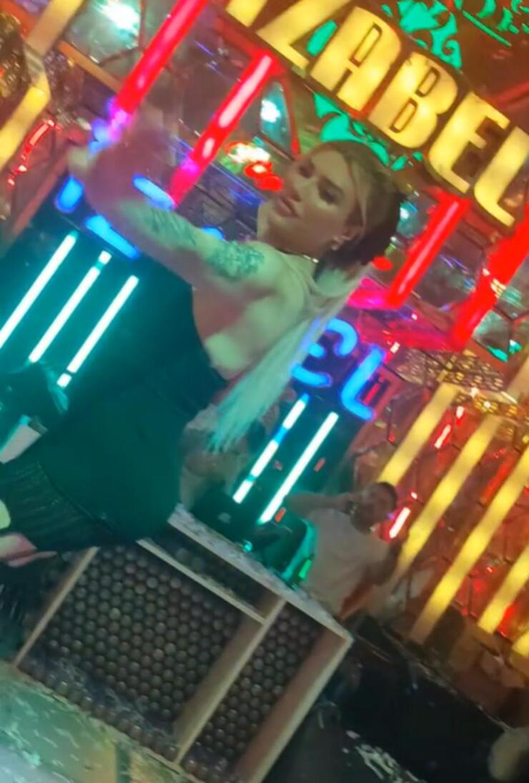 Mükremin Gezgin'in Pavyondaki Dansı Sosyal Medyada Gündem Olmayı Başardı!