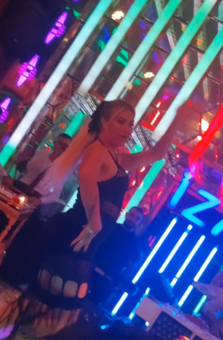 Mükremin Gezgin'in Pavyondaki Dansı Sosyal Medyada Gündem Olmayı Başardı!