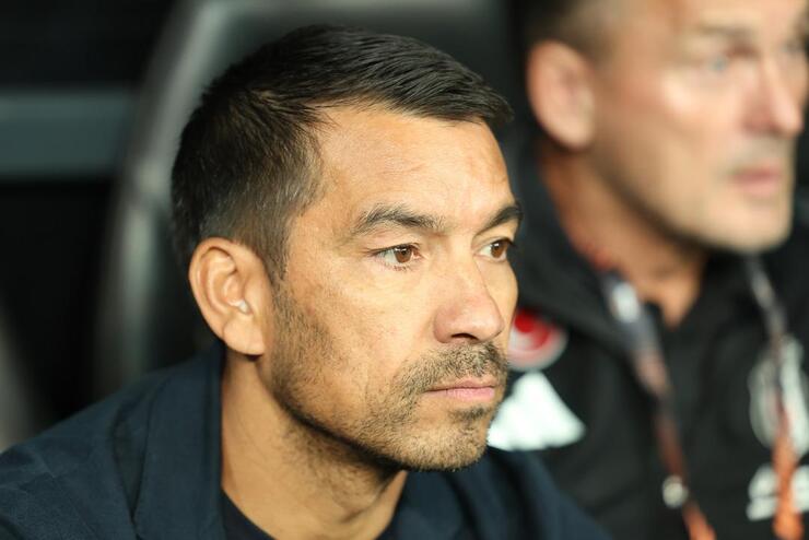 Beşiktaş, Giovanni van Bronckhorst ile yollarını ayırdı, teknik sorumluluk Serdar Topraktepe'ye verildi!