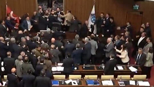 Ankara Belediye Meclisi'nde Konser Bütçeleri Tartışması Kavgayla Sonuçlandı!