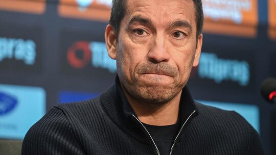 Beşiktaş, Giovanni van Bronckhorst ile yollarını ayırdı, teknik sorumluluk Serdar Topraktepe'ye verildi!