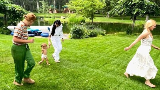 Demi Moore’un Kır Evi: Eski Eşine Destek ve Torunlarla Birlikte Anılar Yeniden Canlanıyor