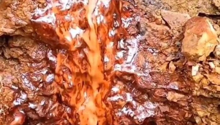 Dere Yatağında Altın Buldu! Sosyal Medyada Gerçek Olup Olmadığı Tartışılıyor