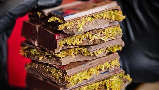 CHP Adana Milletvekili Ayhan Barut, Meclis'te yaptığı konuşmada Dubai çikolatası...