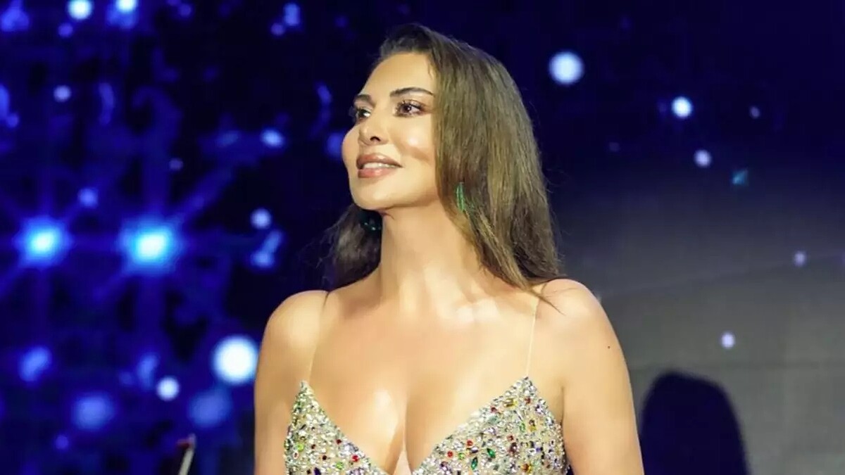 Ebru Yaşar'dan yılbaşı sürprizi: Ailesiyle geçirdiği zaman öncelik oldu, teklifler geri çevrildi.