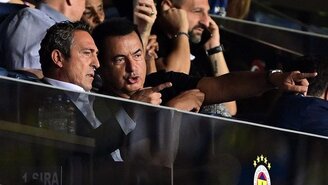 Fenerbahçe'nin Zenit galibiyetine rağmen tribünlerden "Yönetim İstifa" tezahüratları yükseldi