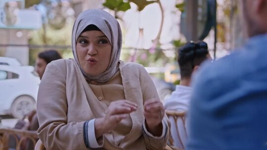 Feyza Civelek, Kızılcık Şerbeti'ndeki Nilay'ı eleştirilere aldırmadan oynuyor