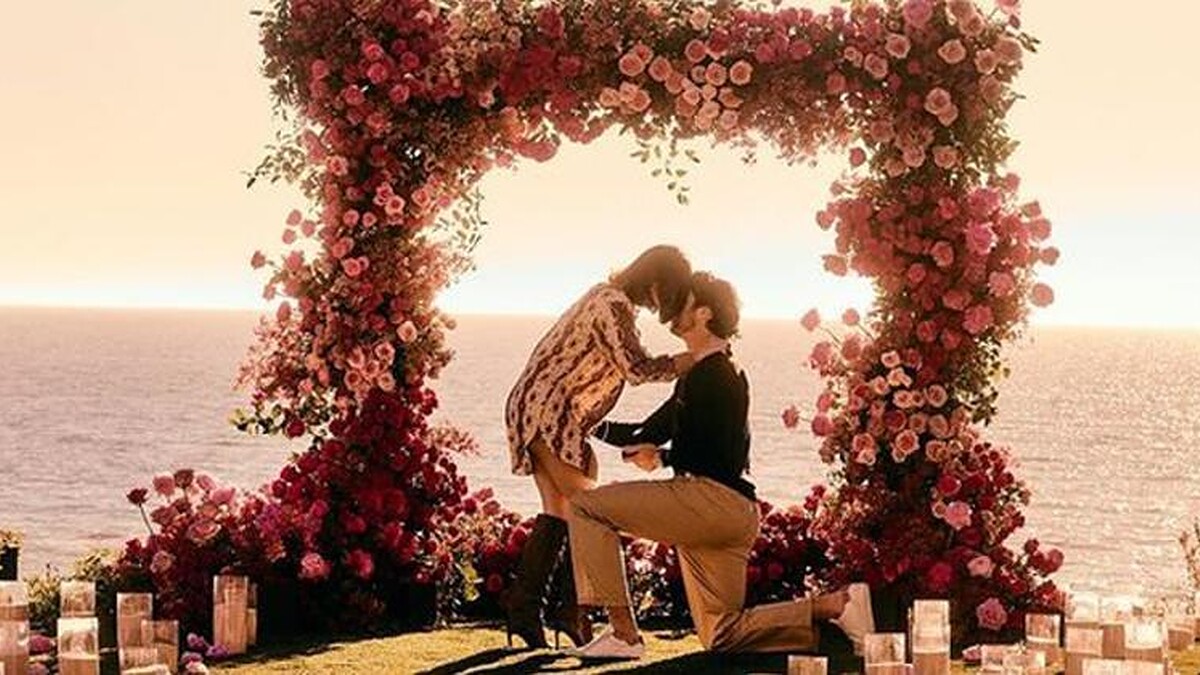 Hailee Steinfeld ve Josh Allen Nişanlandı: Romantik Teklif ve Yüzük Töreni Gerçekleşti