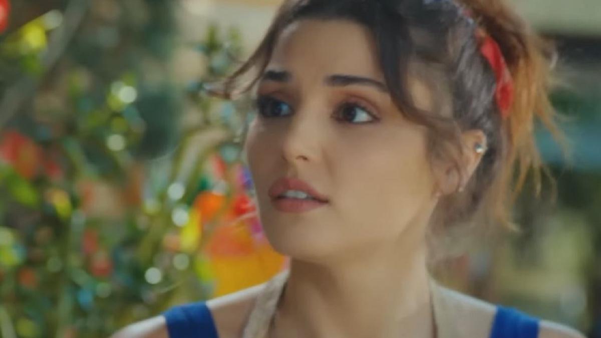 Hande Erçel'in 'Dijital Yıldız' ödülü sosyal medyada büyük tepkiyle karşılandı!