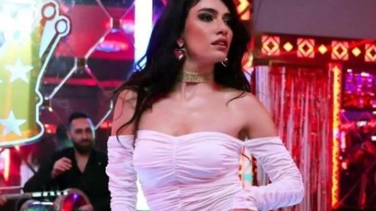 Hazar Ergüçlü'nün 'Dilber' karakteri set arkasını paylaştı, beğeni yağıyor!