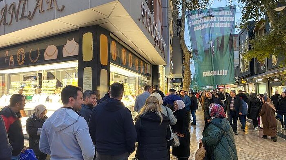 Kocaeli'deki Kuyumcu Altın Fiyatlarını Düşürdü, Müşteri Akını Başladı!