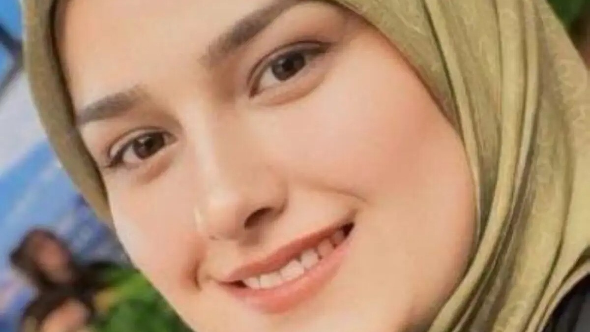 Konya'da Eski Eşini Bıçaklayarak Öldüren Adam Kendini Yaraladı, Soruşturma Sürüyor