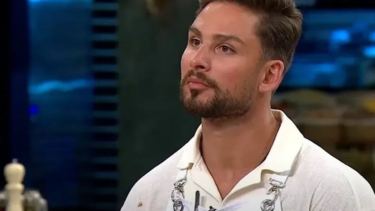 MasterChef Türkiye'de Onur'un Tartışmalı El Hareketi Sosyal Medyayı Kızıştırdı!