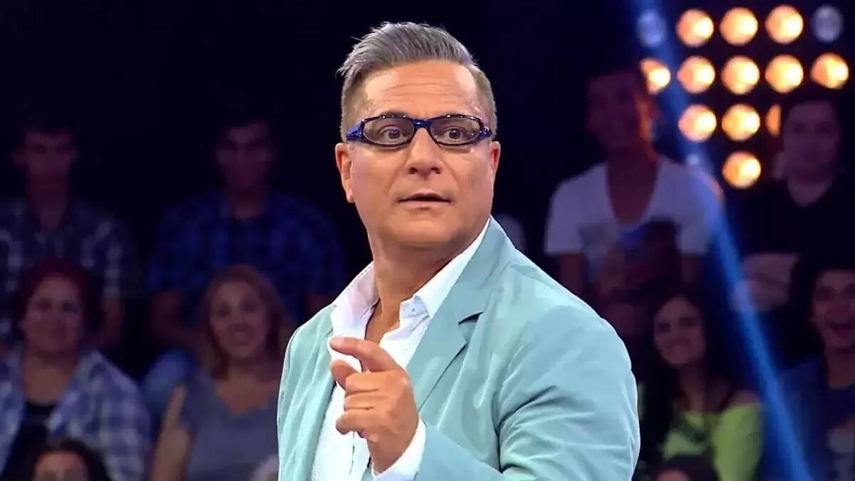 Mehmet Ali Erbil'in Ev Hapsi Kaldırıldı, İstanbul Boğazı'nda Balık Tutmaya Gitti