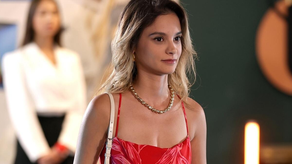 Serra Pirinç: Yalan Dizisindeki Hazal'la Güven Sorunlarını Aşmayı Öğreniyor