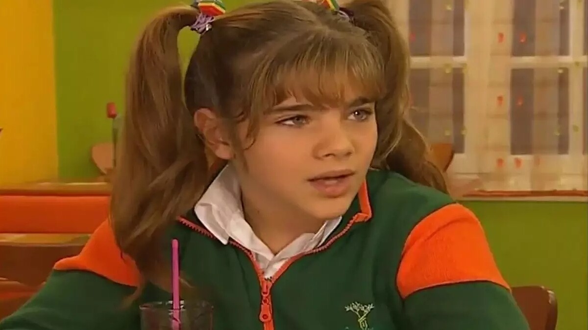 Sihirli Annem Tuğçe’si Damla Ersubaşı umreye giderek Kabe fotoğraflarını paylaştı