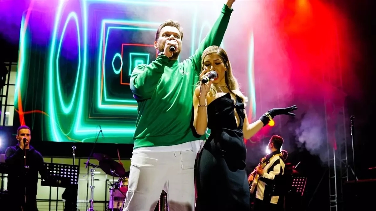 Sinan Akçıl Adıyaman'da Çevre Bakanlığı’nın Konserinde Sahne Aldı